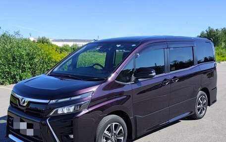 Toyota Voxy III, 2019 год, 3 050 000 рублей, 2 фотография