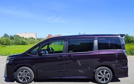 Toyota Voxy III, 2019 год, 3 050 000 рублей, 4 фотография