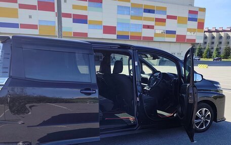 Toyota Voxy III, 2019 год, 3 050 000 рублей, 16 фотография