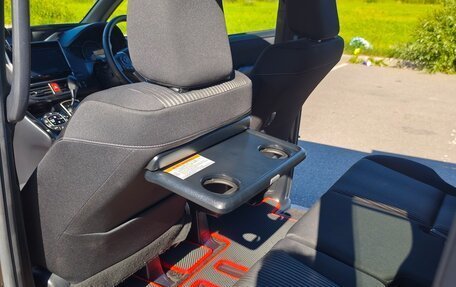 Toyota Voxy III, 2019 год, 3 050 000 рублей, 14 фотография