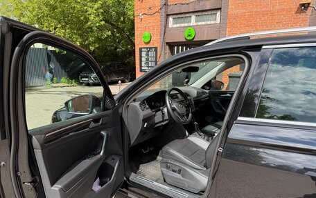Volkswagen Tiguan II, 2019 год, 4 300 000 рублей, 18 фотография