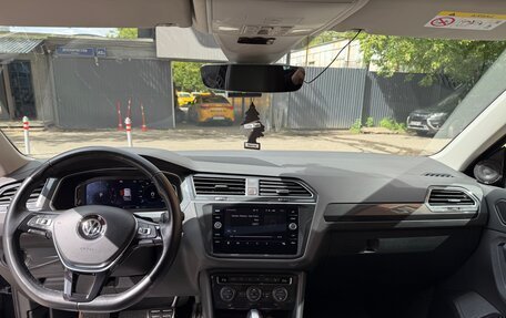 Volkswagen Tiguan II, 2019 год, 4 300 000 рублей, 21 фотография