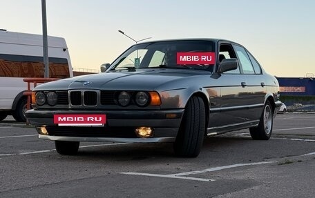 BMW 5 серия, 1988 год, 450 000 рублей, 3 фотография
