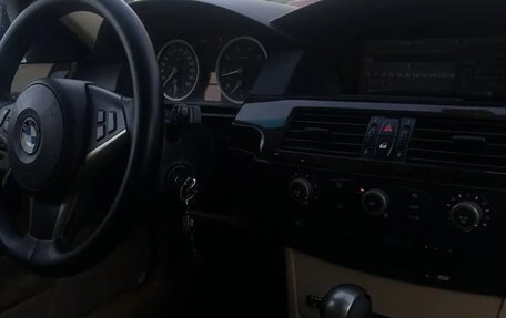 BMW 5 серия, 2004 год, 1 150 000 рублей, 14 фотография