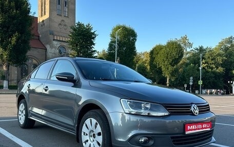 Volkswagen Jetta VI, 2012 год, 895 000 рублей, 1 фотография