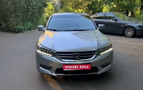 Honda Accord IX рестайлинг, 2013 год, 1 800 000 рублей, 1 фотография