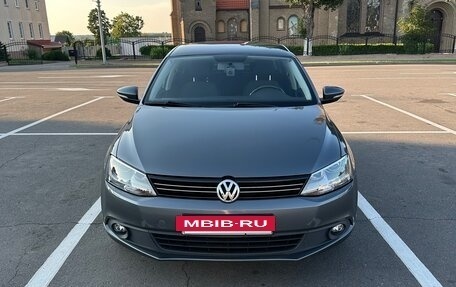 Volkswagen Jetta VI, 2012 год, 895 000 рублей, 6 фотография
