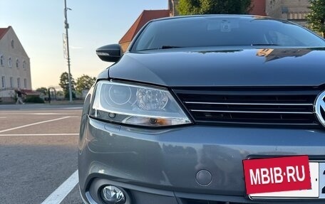 Volkswagen Jetta VI, 2012 год, 895 000 рублей, 8 фотография