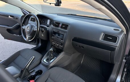 Volkswagen Jetta VI, 2012 год, 895 000 рублей, 20 фотография