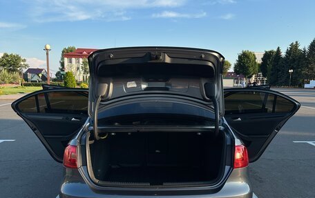 Volkswagen Jetta VI, 2012 год, 895 000 рублей, 32 фотография