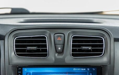 Renault Sandero II рестайлинг, 2015 год, 1 048 000 рублей, 19 фотография