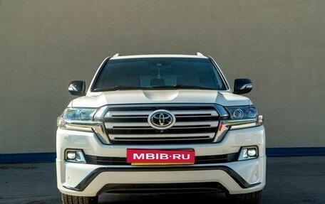 Toyota Land Cruiser 200, 2017 год, 4 849 000 рублей, 4 фотография