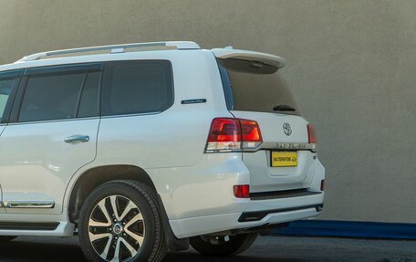 Toyota Land Cruiser 200, 2017 год, 4 849 000 рублей, 14 фотография
