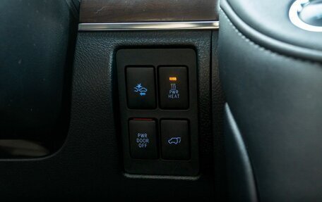 Toyota Land Cruiser 200, 2017 год, 4 849 000 рублей, 36 фотография