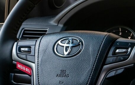 Toyota Land Cruiser 200, 2017 год, 4 849 000 рублей, 28 фотография