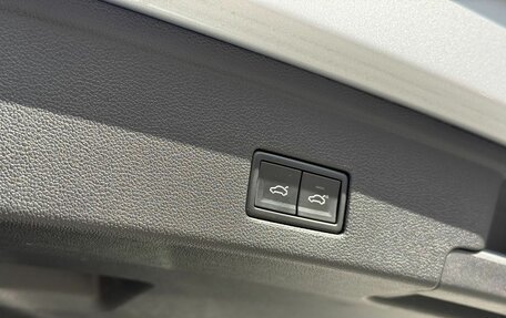 Volkswagen Touareg III, 2020 год, 5 300 000 рублей, 10 фотография