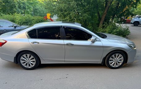 Honda Accord IX рестайлинг, 2013 год, 1 800 000 рублей, 2 фотография