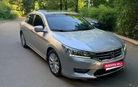Honda Accord IX рестайлинг, 2013 год, 1 800 000 рублей, 4 фотография