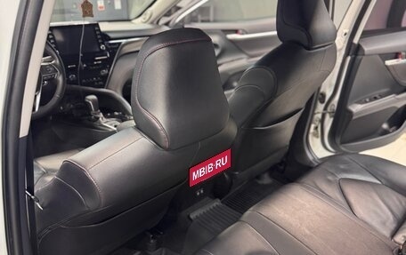 Toyota Camry, 2021 год, 2 700 000 рублей, 9 фотография