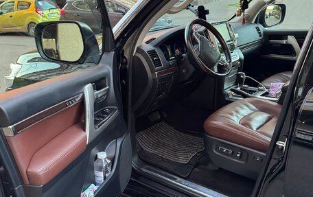 Toyota Land Cruiser 200, 2016 год, 7 100 000 рублей, 8 фотография