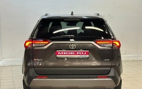 Toyota RAV4, 2021 год, 3 950 000 рублей, 3 фотография