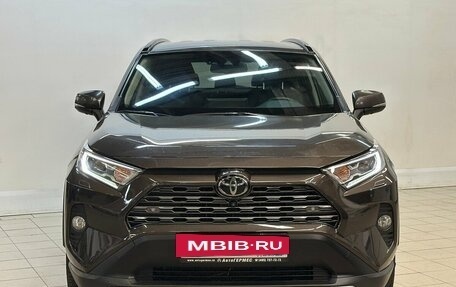 Toyota RAV4, 2021 год, 3 950 000 рублей, 2 фотография