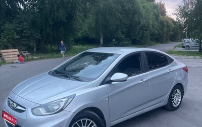 Hyundai Solaris II рестайлинг, 2012 год, 630 000 рублей, 1 фотография