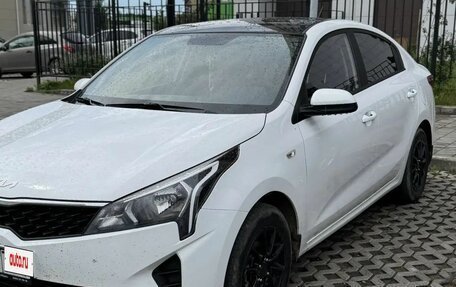 KIA Rio IV, 2022 год, 1 700 000 рублей, 2 фотография