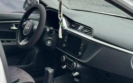 KIA Rio IV, 2022 год, 1 700 000 рублей, 9 фотография