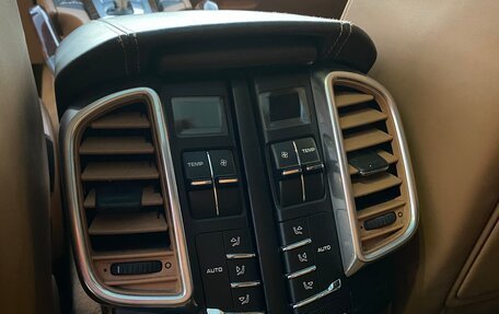 Porsche Cayenne III, 2011 год, 2 640 000 рублей, 29 фотография