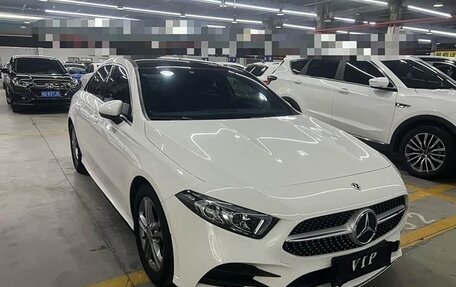 Mercedes-Benz A-Класс, 2023 год, 2 000 000 рублей, 3 фотография