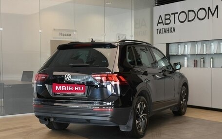 Volkswagen Tiguan II, 2019 год, 1 990 000 рублей, 7 фотография