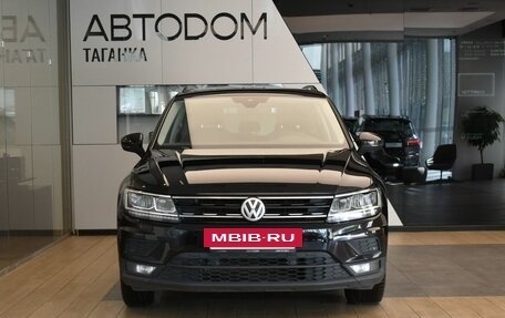 Volkswagen Tiguan II, 2019 год, 1 990 000 рублей, 2 фотография