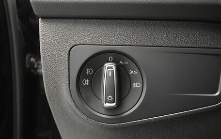 Volkswagen Tiguan II, 2019 год, 1 990 000 рублей, 13 фотография