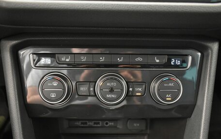 Volkswagen Tiguan II, 2019 год, 1 990 000 рублей, 16 фотография