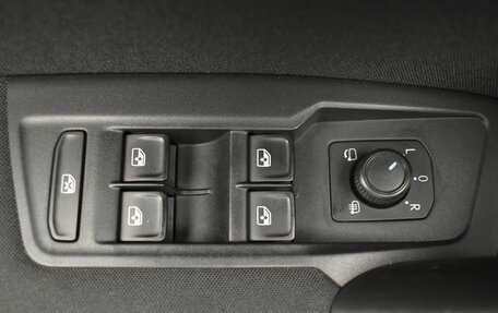 Volkswagen Tiguan II, 2019 год, 1 990 000 рублей, 12 фотография