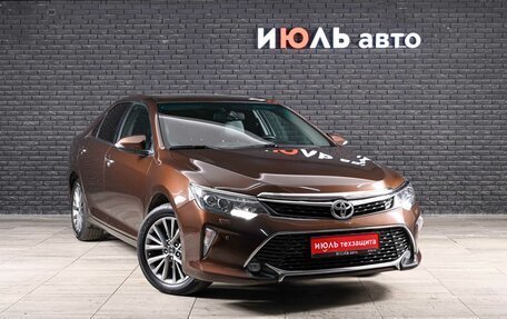 Toyota Camry, 2017 год, 2 450 000 рублей, 4 фотография