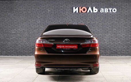 Toyota Camry, 2017 год, 2 450 000 рублей, 6 фотография