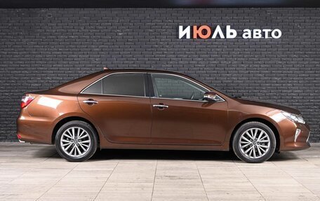 Toyota Camry, 2017 год, 2 450 000 рублей, 9 фотография
