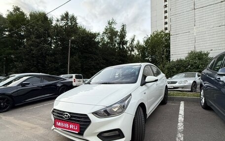Hyundai Solaris II рестайлинг, 2018 год, 930 000 рублей, 1 фотография