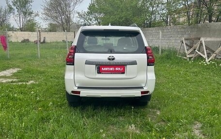 Toyota Land Cruiser Prado 150 рестайлинг 2, 2022 год, 6 400 000 рублей, 3 фотография