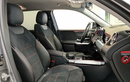 Mercedes-Benz GLB, 2020 год, 3 900 000 рублей, 23 фотография