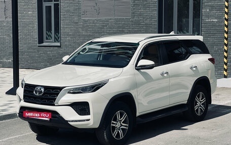Toyota Fortuner II, 2022 год, 4 100 000 рублей, 6 фотография