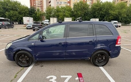 Opel Zafira B, 2011 год, 385 000 рублей, 3 фотография