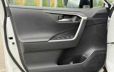 Toyota RAV4, 2020 год, 3 100 000 рублей, 11 фотография