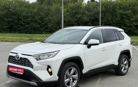 Toyota RAV4, 2020 год, 3 100 000 рублей, 3 фотография