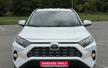 Toyota RAV4, 2020 год, 3 100 000 рублей, 2 фотография
