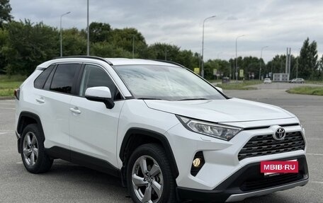 Toyota RAV4, 2020 год, 3 100 000 рублей, 7 фотография