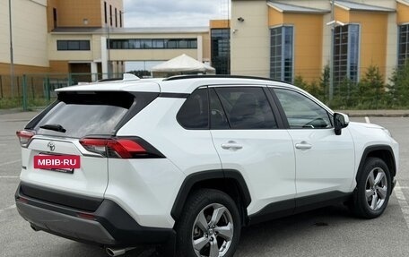 Toyota RAV4, 2020 год, 3 100 000 рублей, 6 фотография