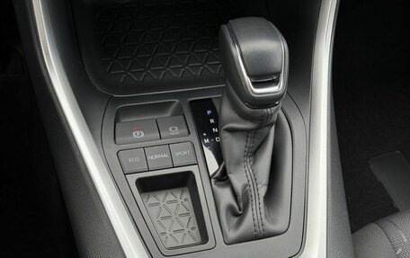 Toyota RAV4, 2020 год, 3 100 000 рублей, 22 фотография